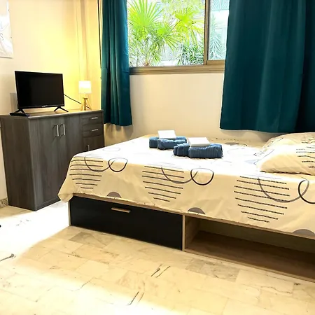 Center Ac Wifi 100 M From Behind Martinez Apartmán *