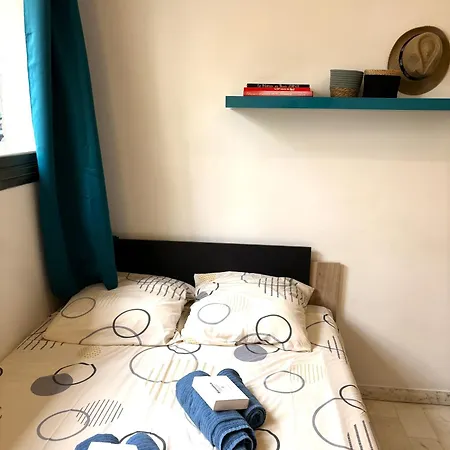 Center Ac Wifi 100 M From Behind Martinez *