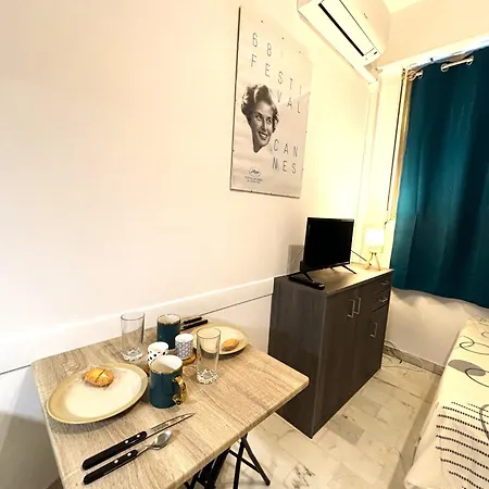 Daire Center Ac Wifi 100 M From Behind Martinez Cannes