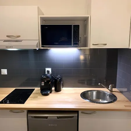 Center Ac Wifi 100 M From Behind Martinez