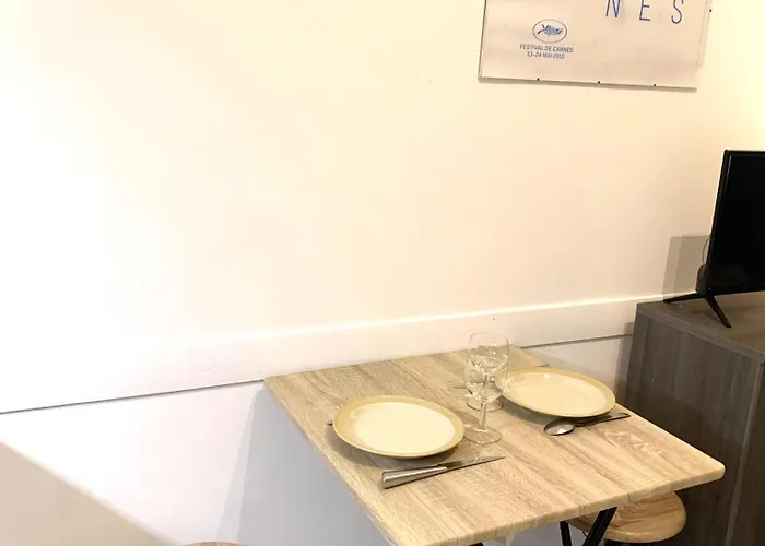 Center Ac Wifi 100 M From Behind Martinez شقة كان